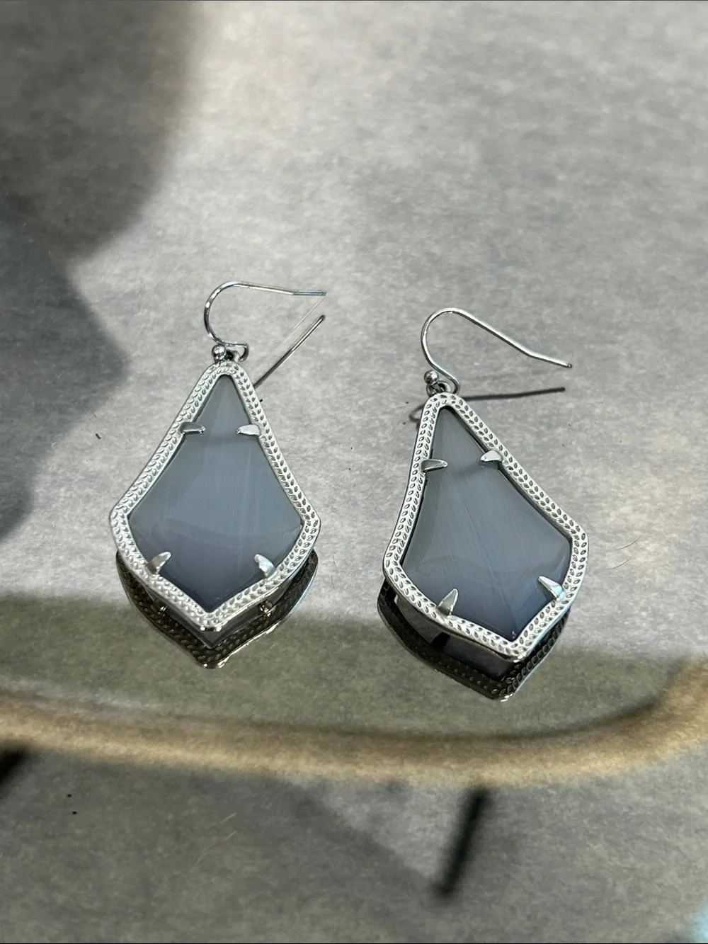 Kendra Scott Faceted Gray Glass Kite Dangle Alex Earrings